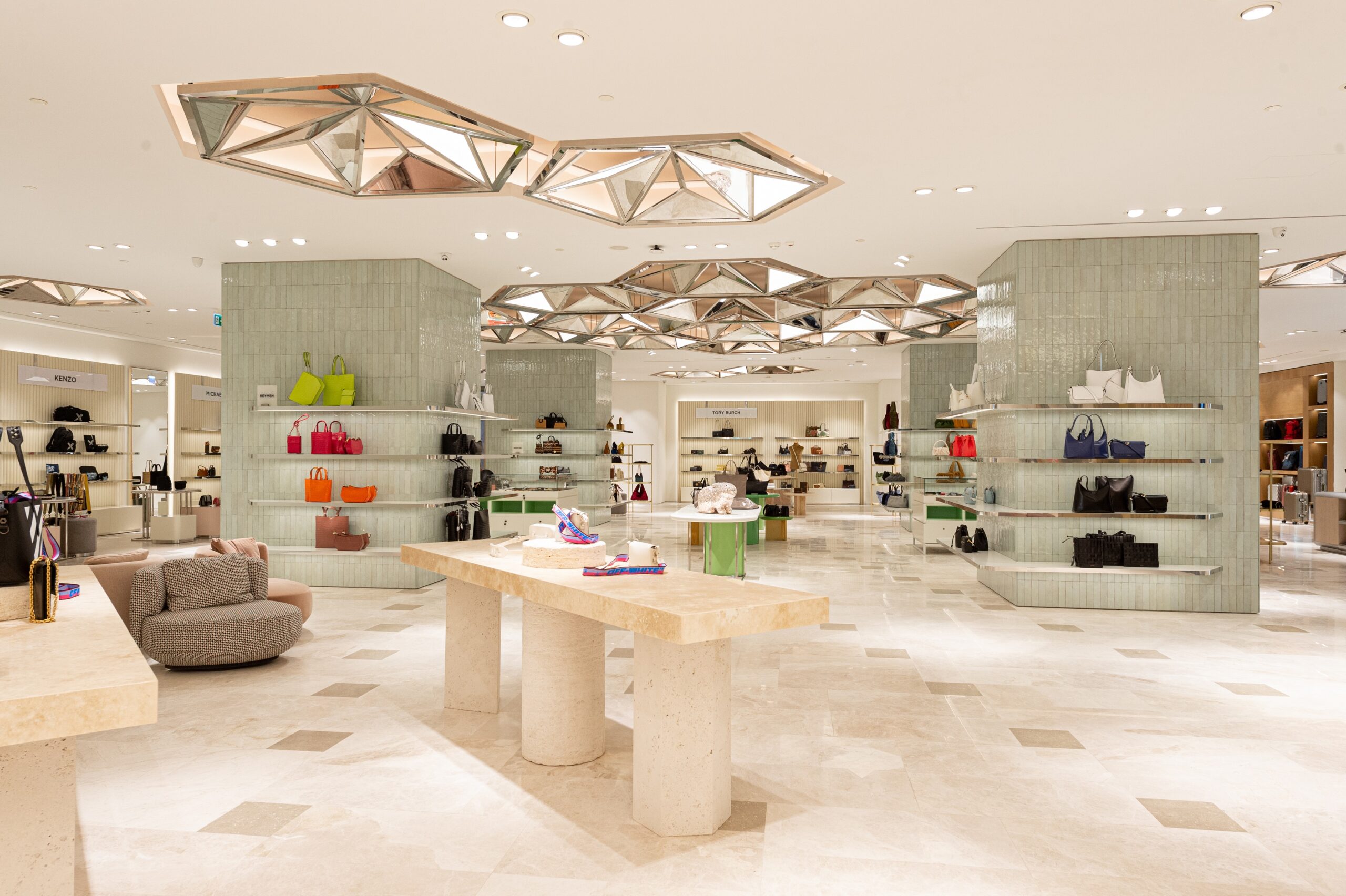 TÜRKİYE’NİN EN BÜYÜK MODA MAĞAZASI BEYMEN ZORLU CENTER, YÜZDE 20 DAHA BÜYÜDÜ