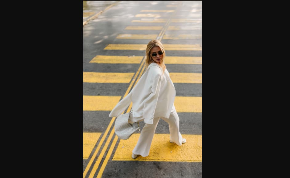 Ege TV’den Yepyeni Bir Deneyim: “Songül Torbaoğlu ile Sadece” Her Pazar Ekranlarda