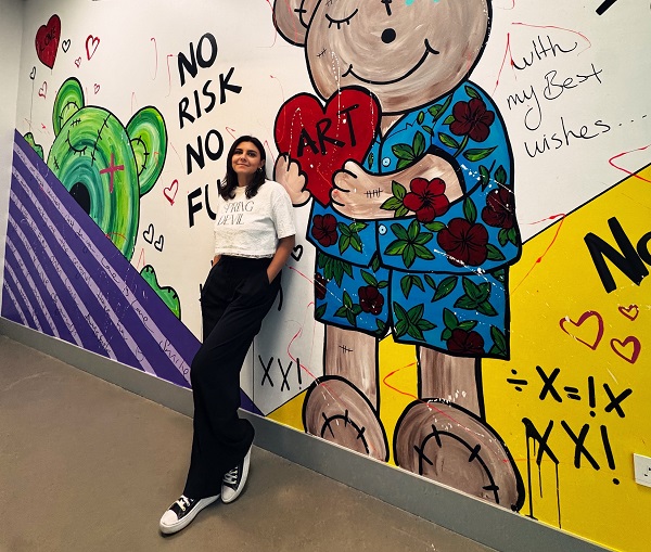 Radisson RED Dubai’nin duvarları, Aslı Sayan’ın sanat eserleriyle canlanıyor